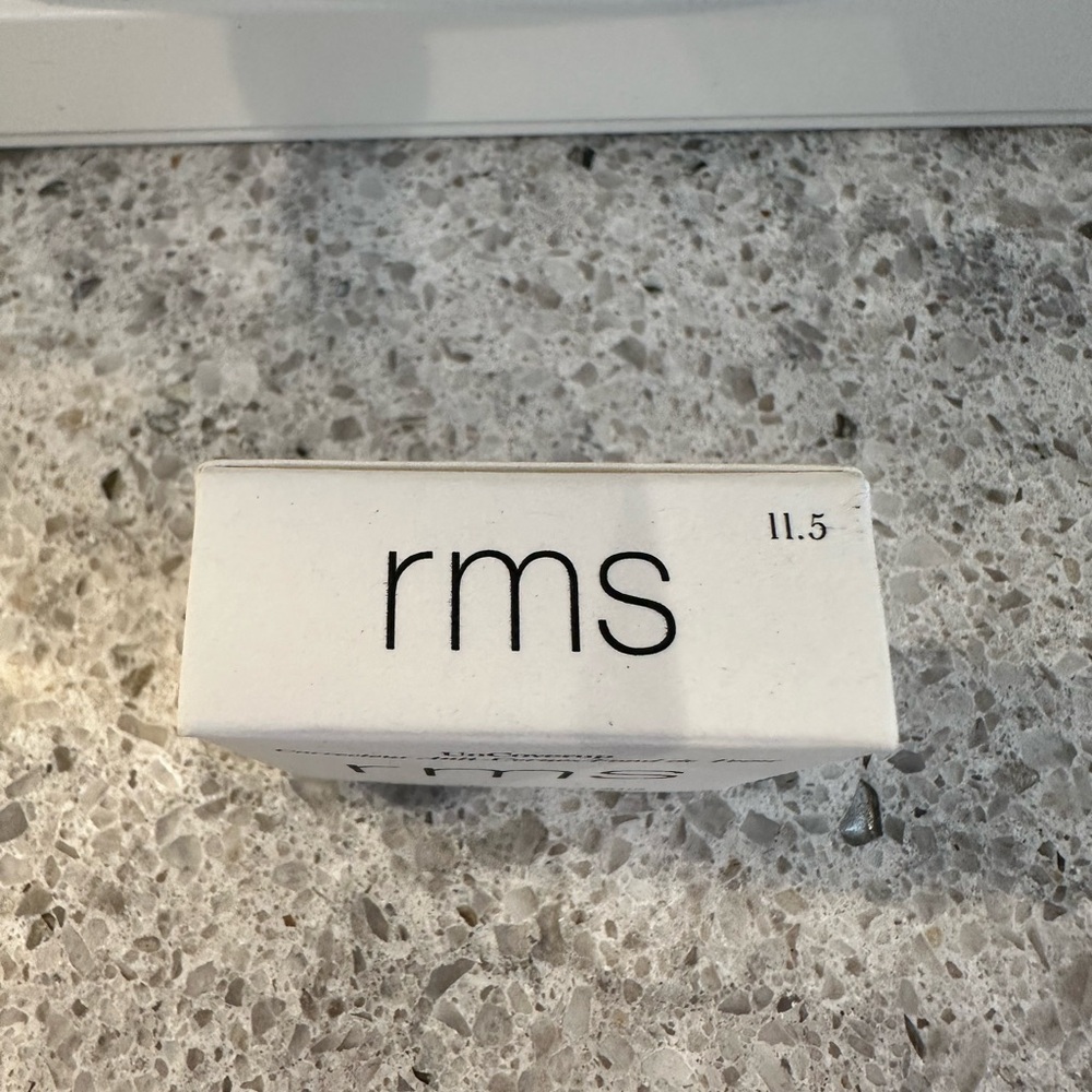 RMS UnCoverup Concealer in shade 11.5 - Picture 8 of 9